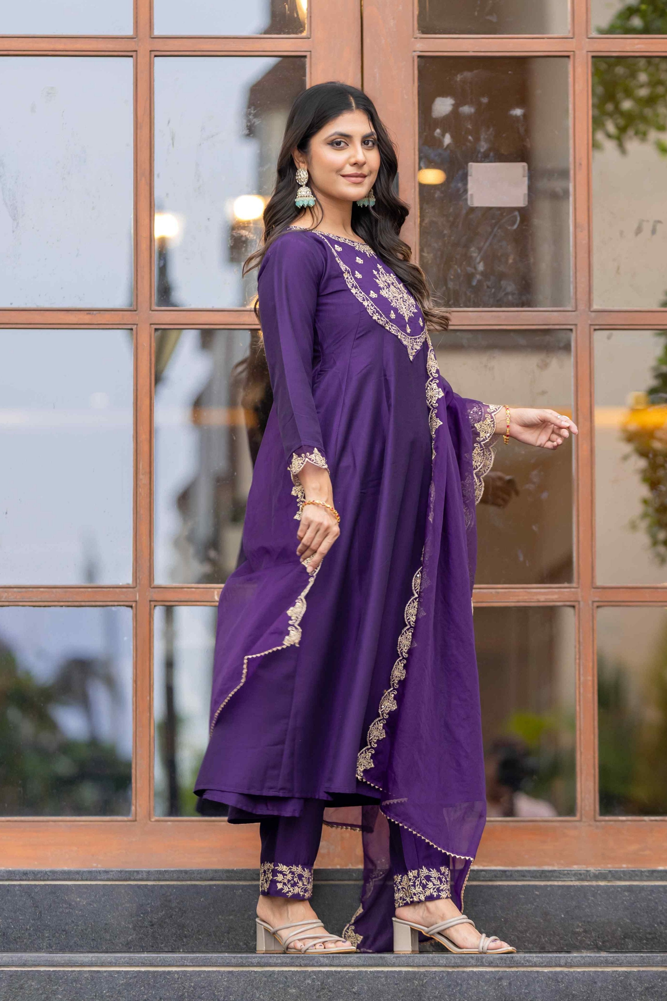 WOMEN'S EMBROIDERED PARTY ANARKALI KURTA SET PAIRED WITH EMBROIDERED ORGANZA DUPATTA & PANT