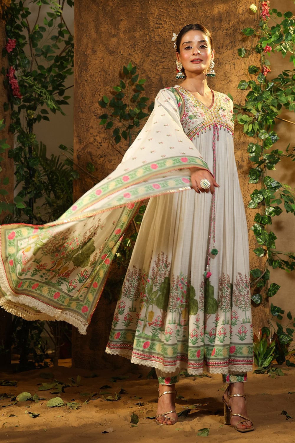 GREEN FLORAL ALIA CUT SUIT SET CHIC AND ELEGANT