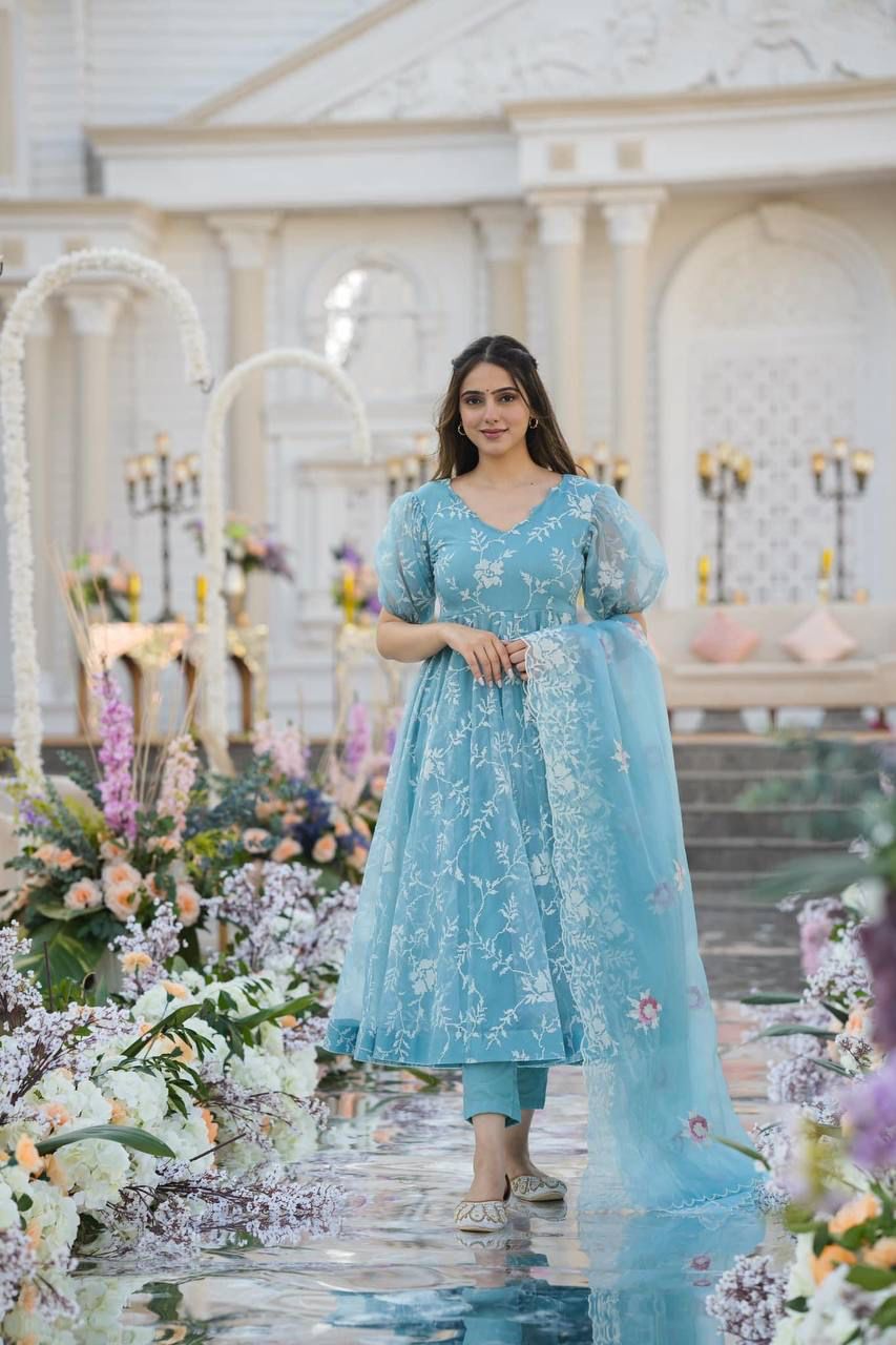 ELEGANT GEORGETTE CROP TOP, PALAZZO, AND SHRUG SET FOR STYLISH CELEBRATIONS