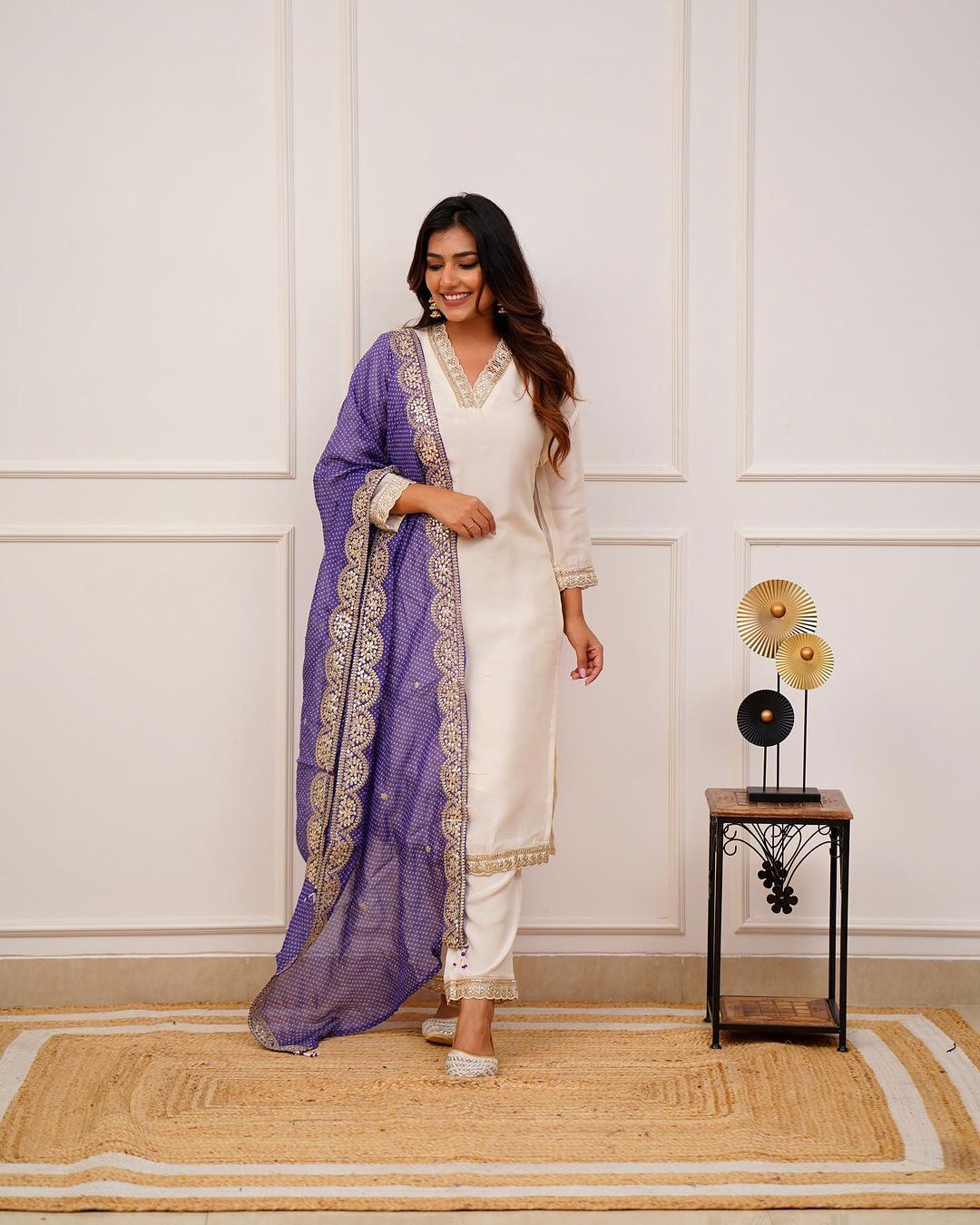 FEATURING BEAUTIFUL HEAVY SUIT SET