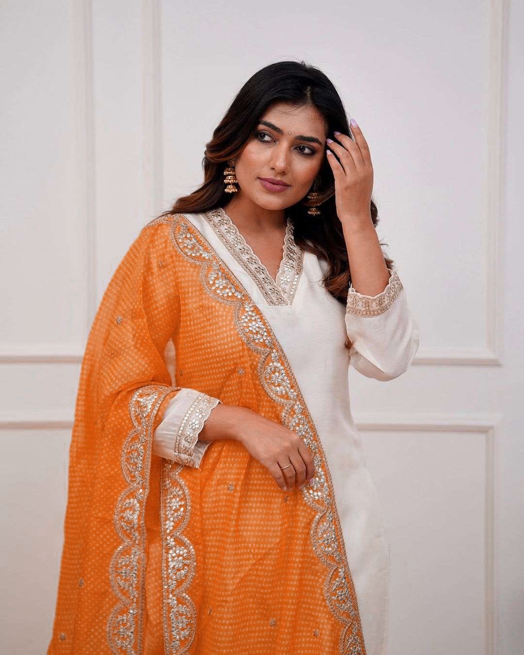 FEATURING BEAUTIFUL HEAVY SUIT SET