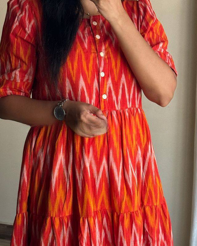 WOMEN'S ABSTRACT DESIGN DRESS WITH UNIQUE SHORT SLEEVES