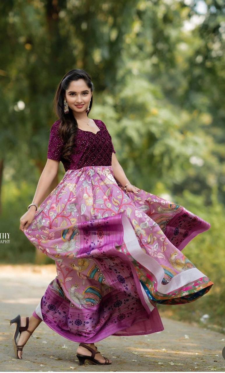 TEXTILENOW LAUNCHES A NEW EMBRIODERED KALAMKARI GOWN WITH JACQUARD WEAVING BORDER