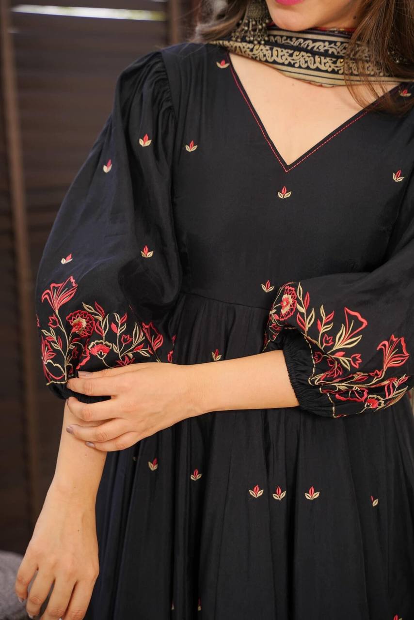 POLKA DOT GEORGETTE DRESS EMBRACE SUMMER IN STYLE