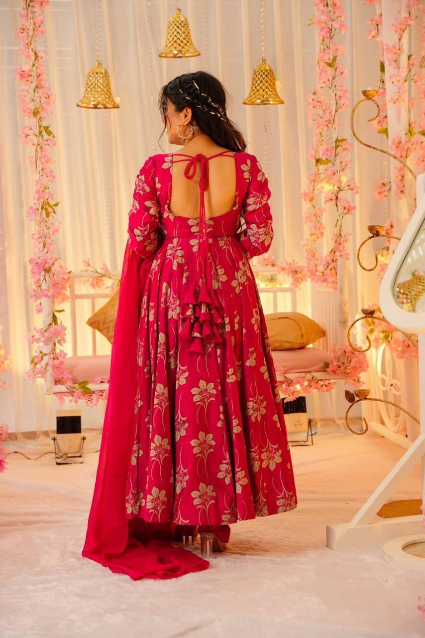 WOMEN'S FLORAL FLARED GOWN WITH DUPPTTA