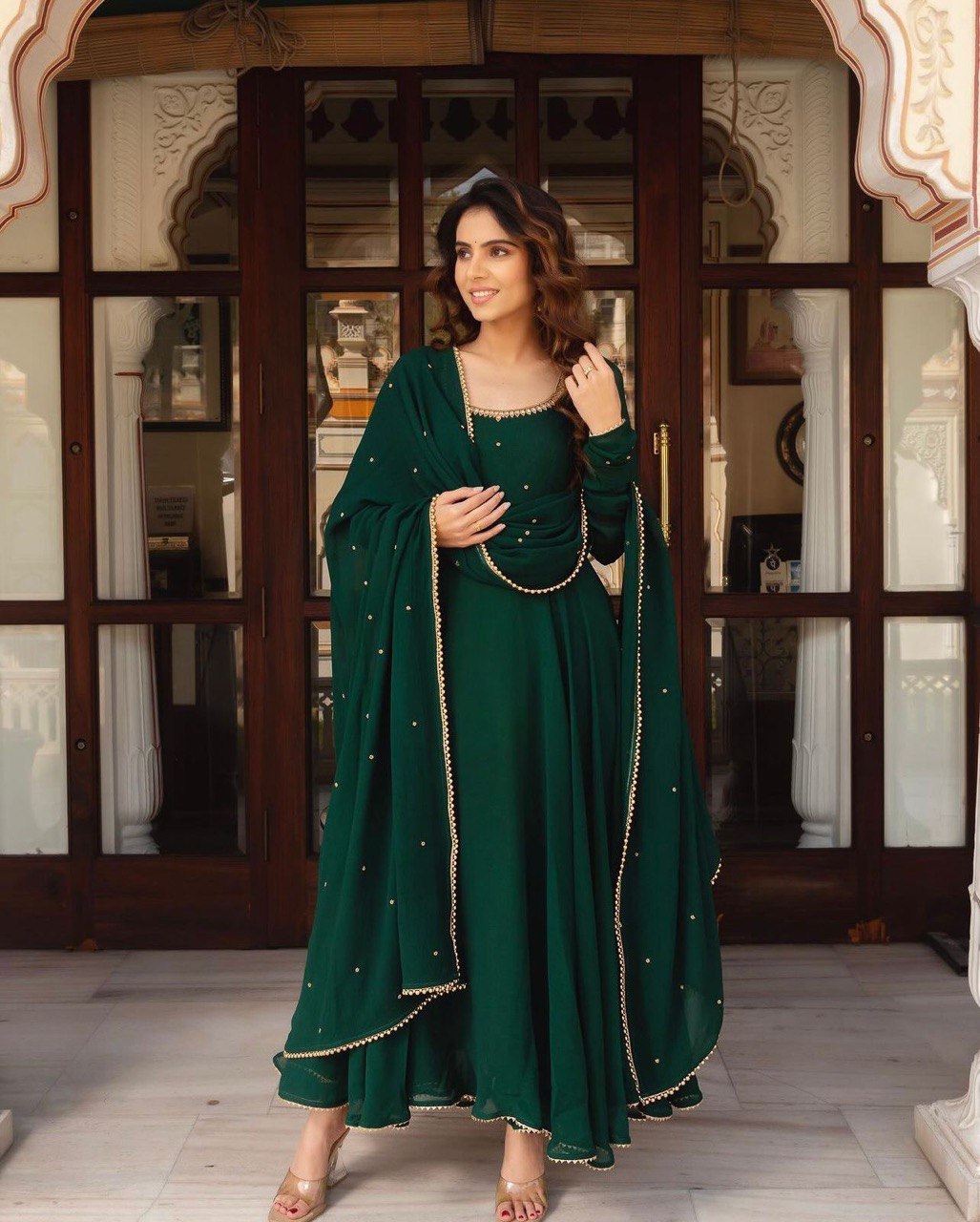 WOMEN'S FLARED GREEN GOWN WITH LACE DUPATTA