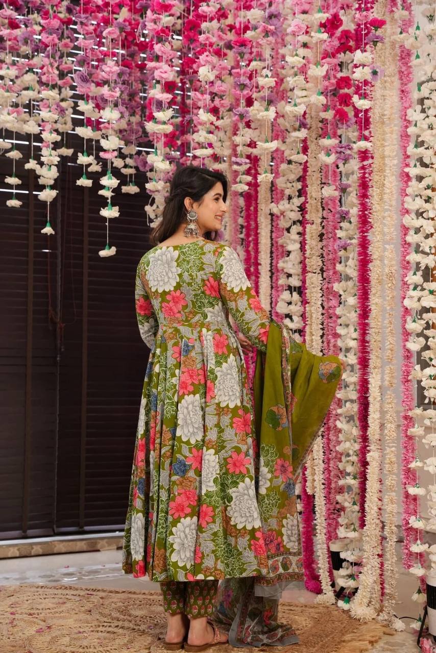 WOMEN'S FLORAL PRINT FLARED GOWN WITH DUPATTA AND PANT