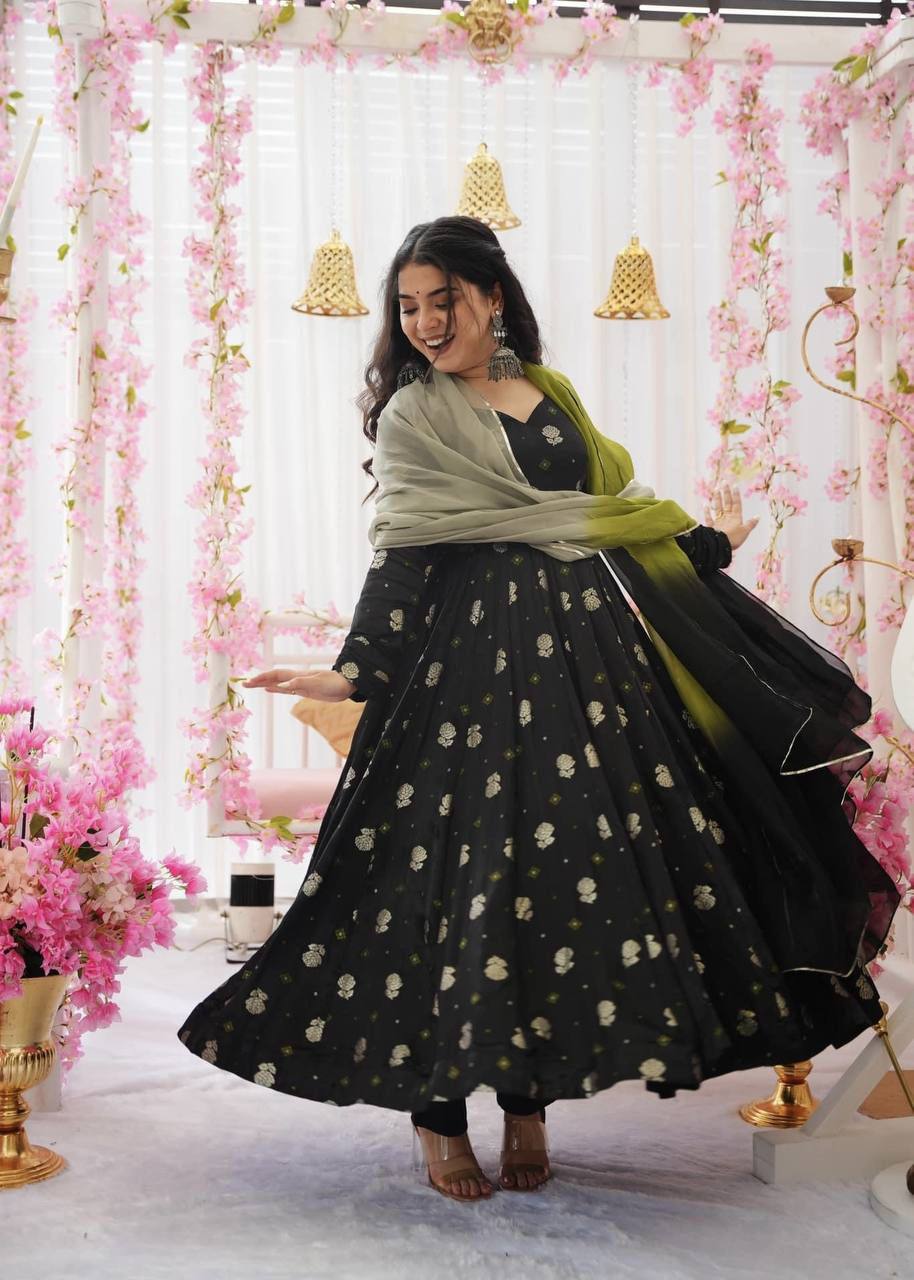 WOMEN'S BLACK FLARED GOWN WITH DUPATTA