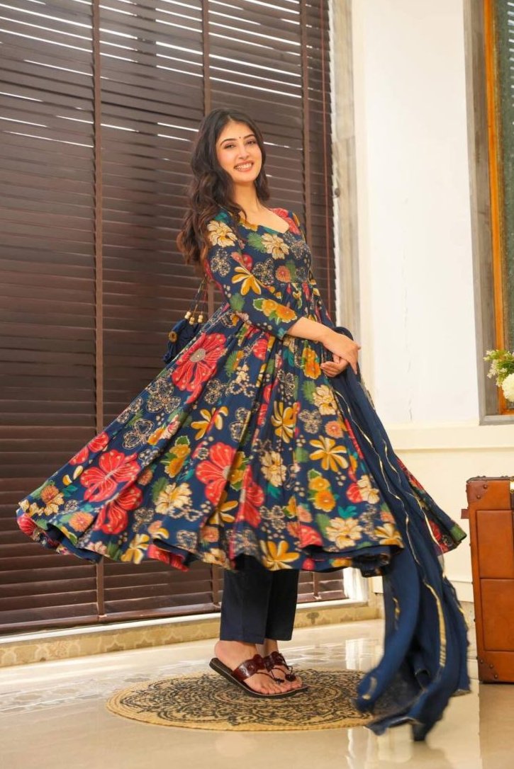 WOMEN'S FLORAL FLARED GOWN PAIRED WITH DUPPATTA AND PANT